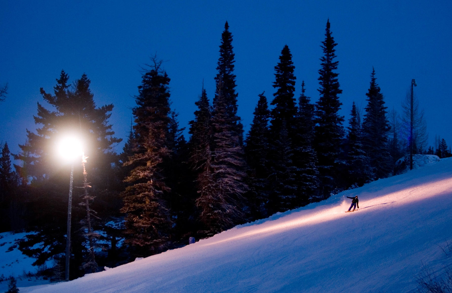 NIGHT SKIING (copy)